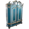 INS 1072 Armoire en bois sculpté et patine bleue et dorée